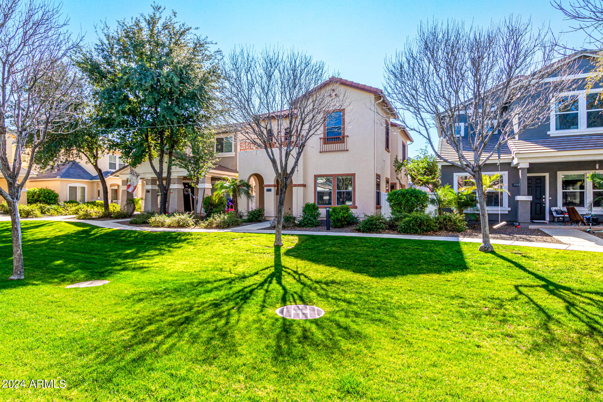 3068 E TAMARISK Street