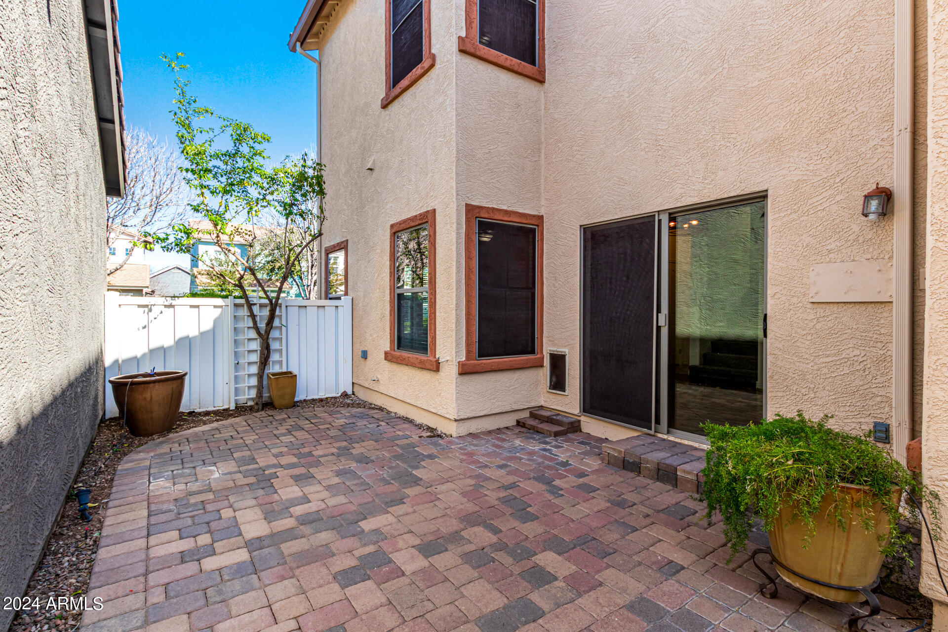 3068 E TAMARISK Street