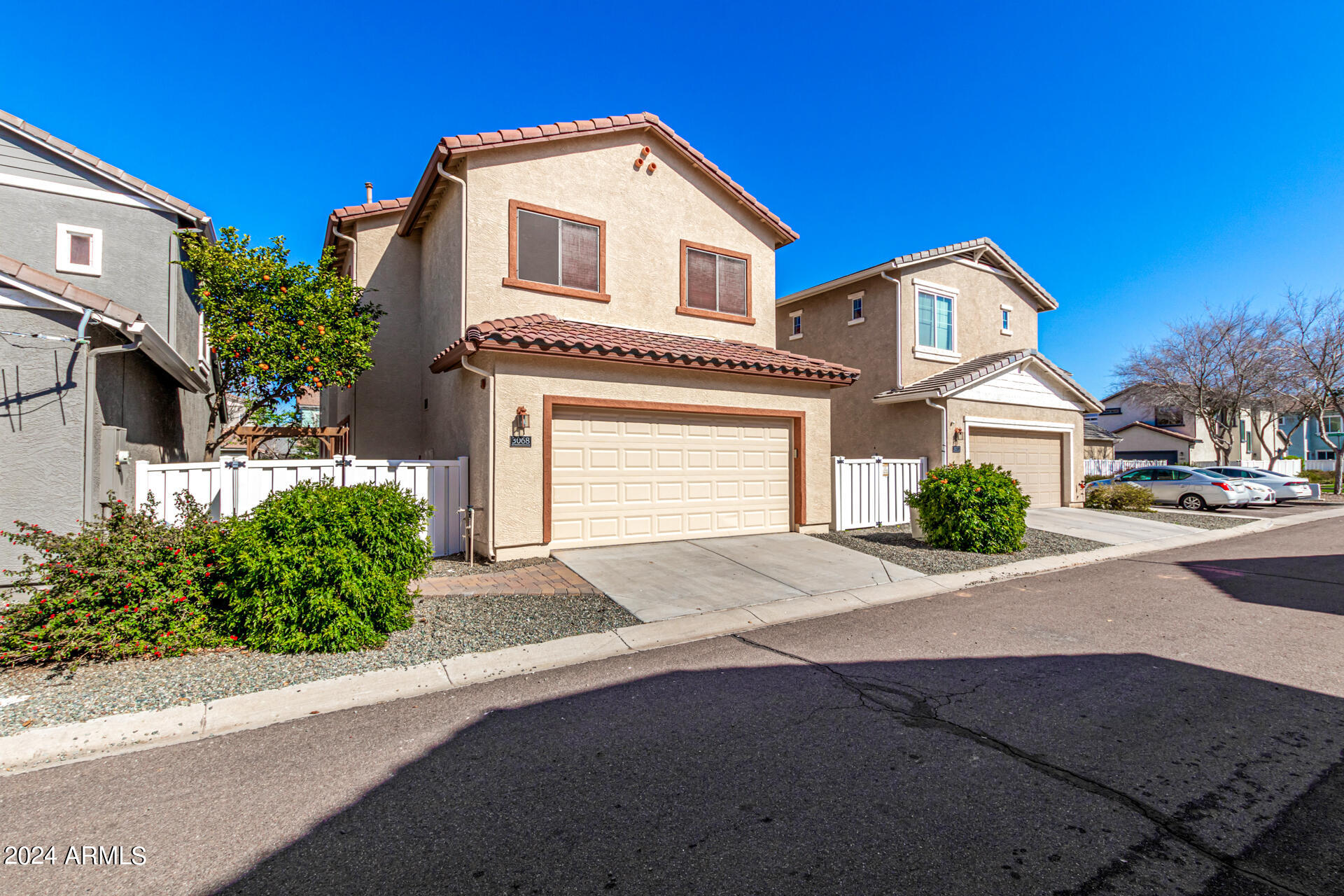 3068 E TAMARISK Street