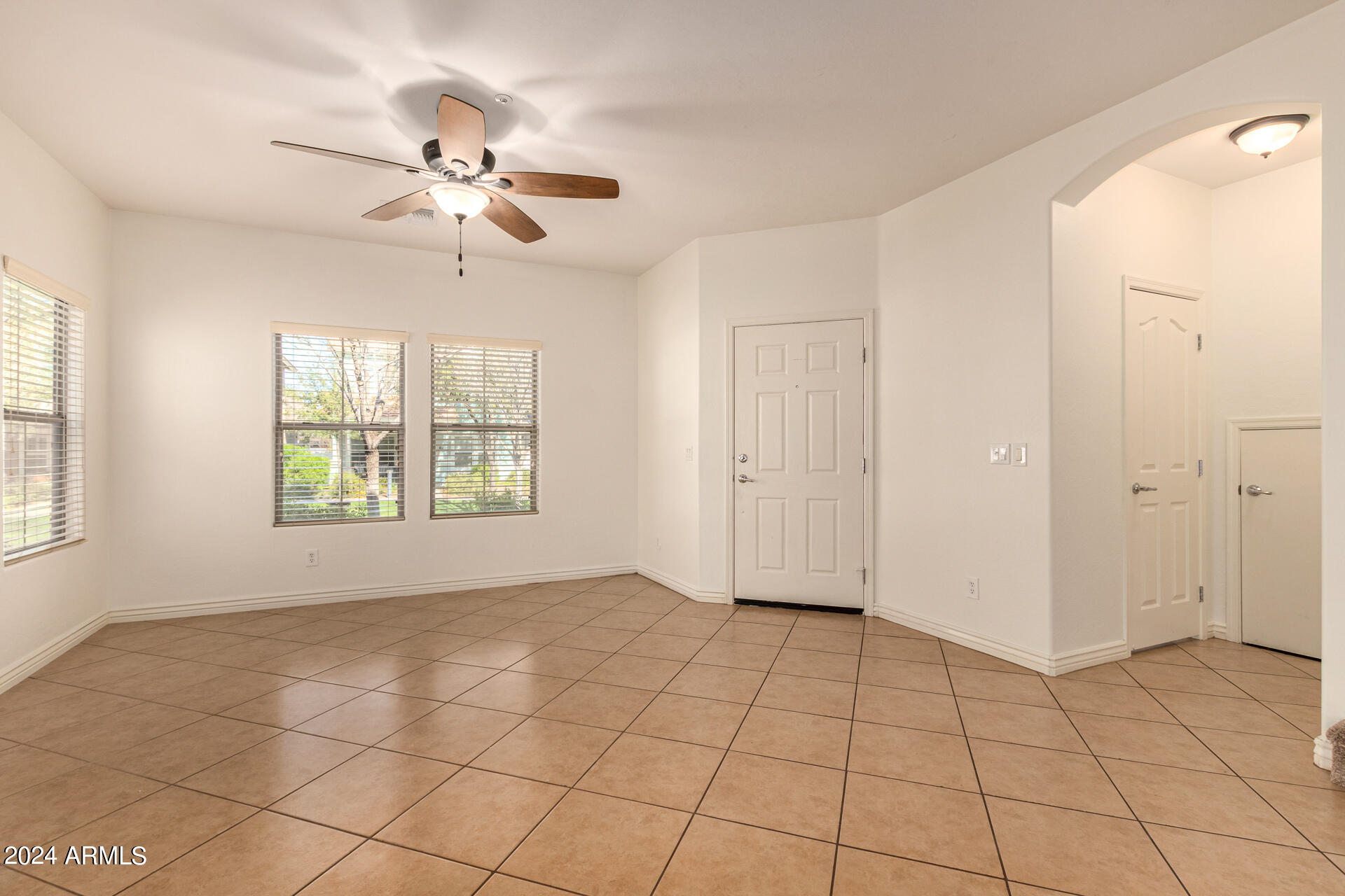 3068 E TAMARISK Street