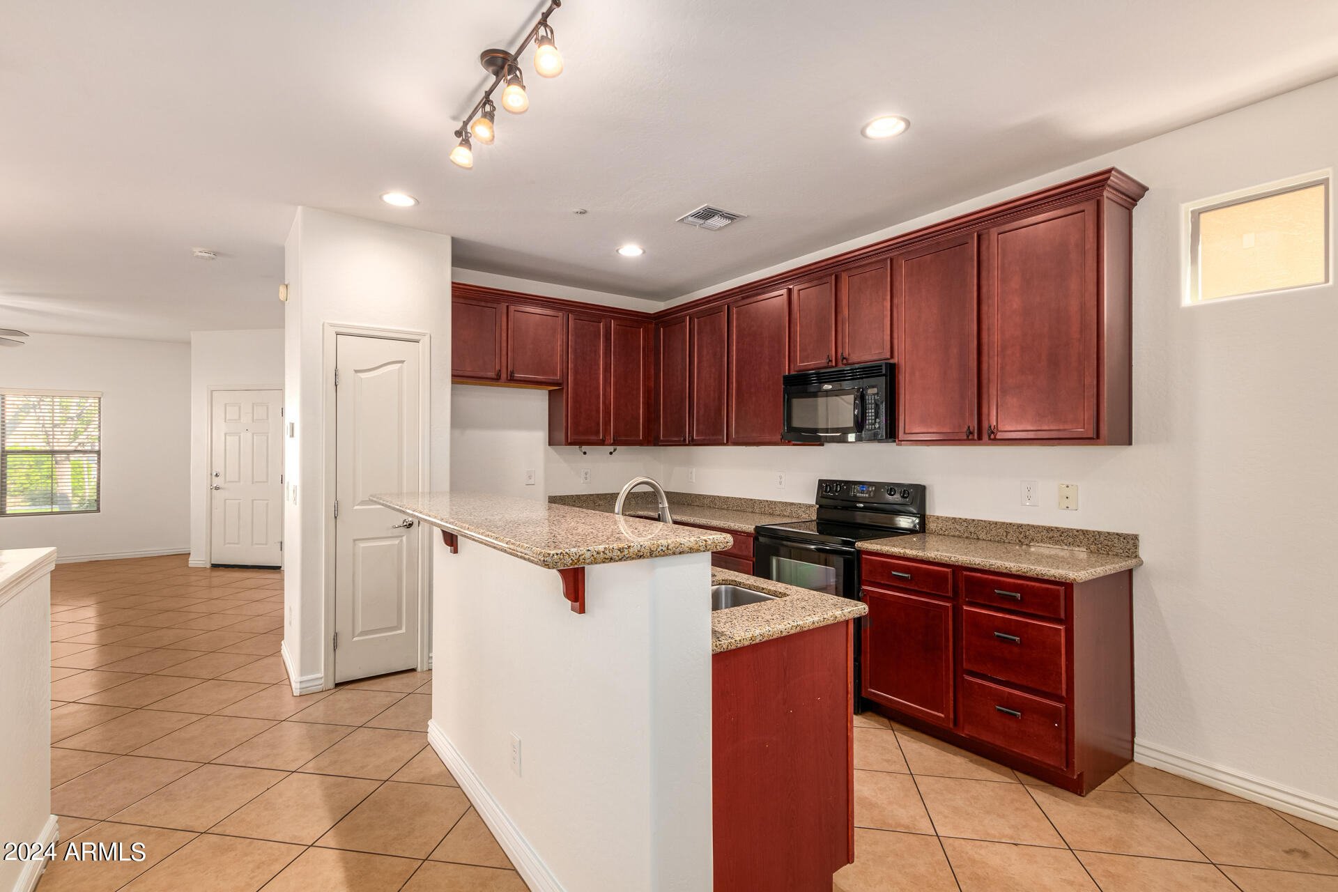 3068 E TAMARISK Street