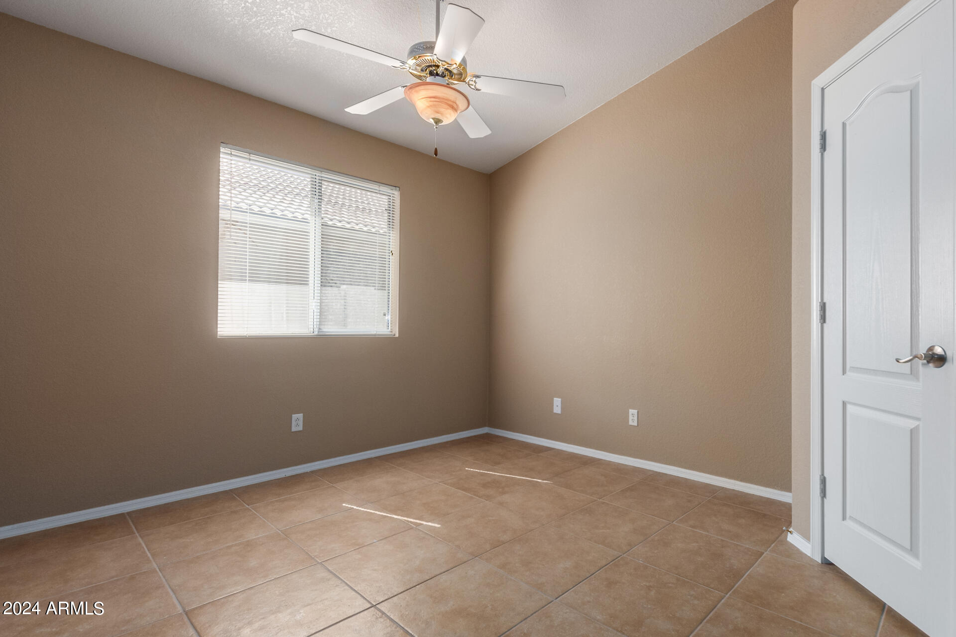 5252 W PONTIAC Drive