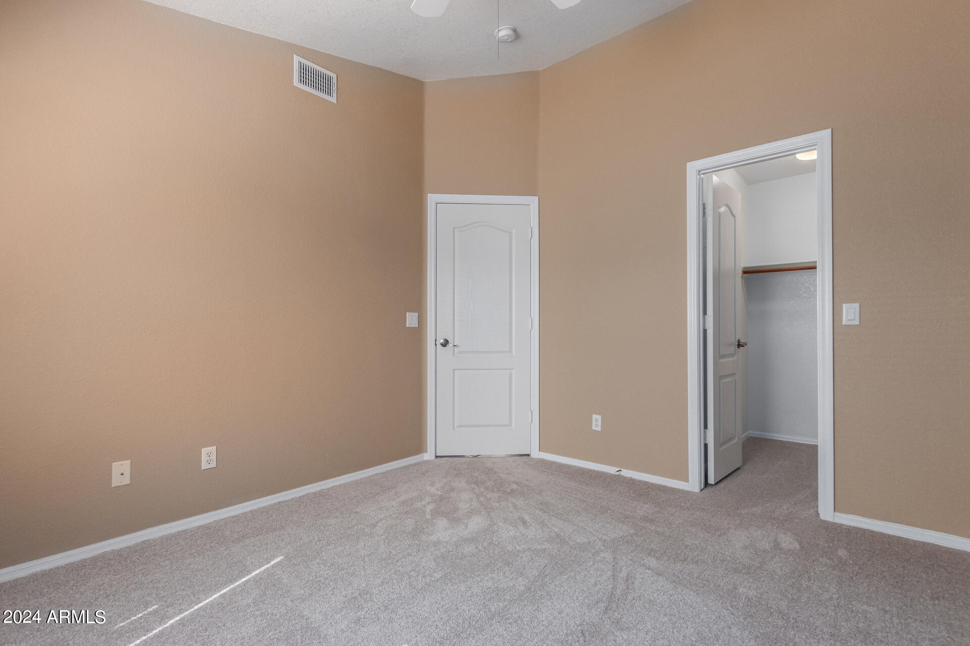 5252 W PONTIAC Drive