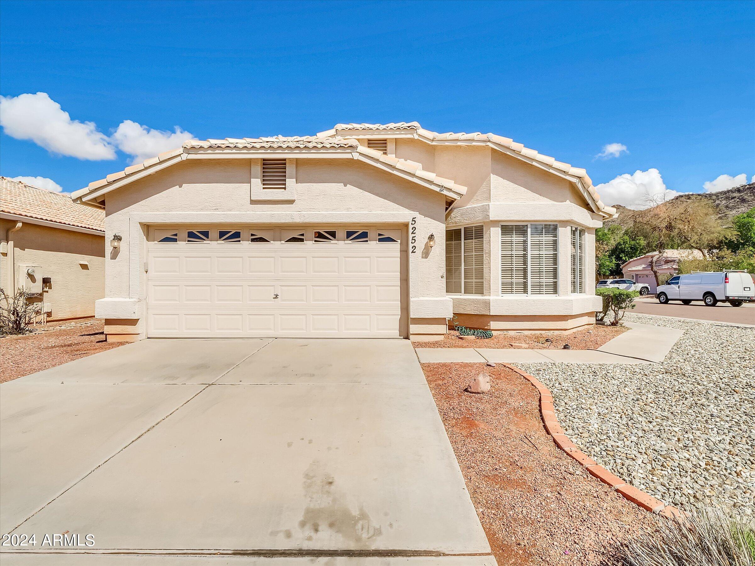 5252 W PONTIAC Drive