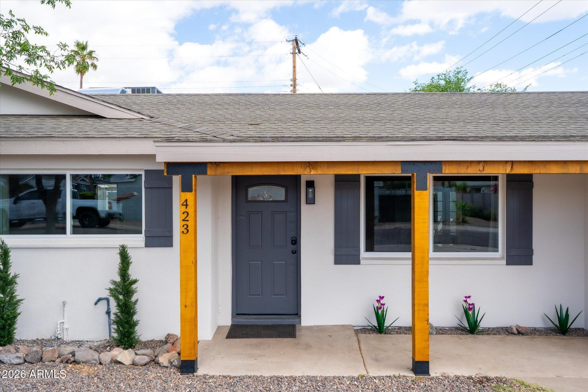 423 N 73rd Place