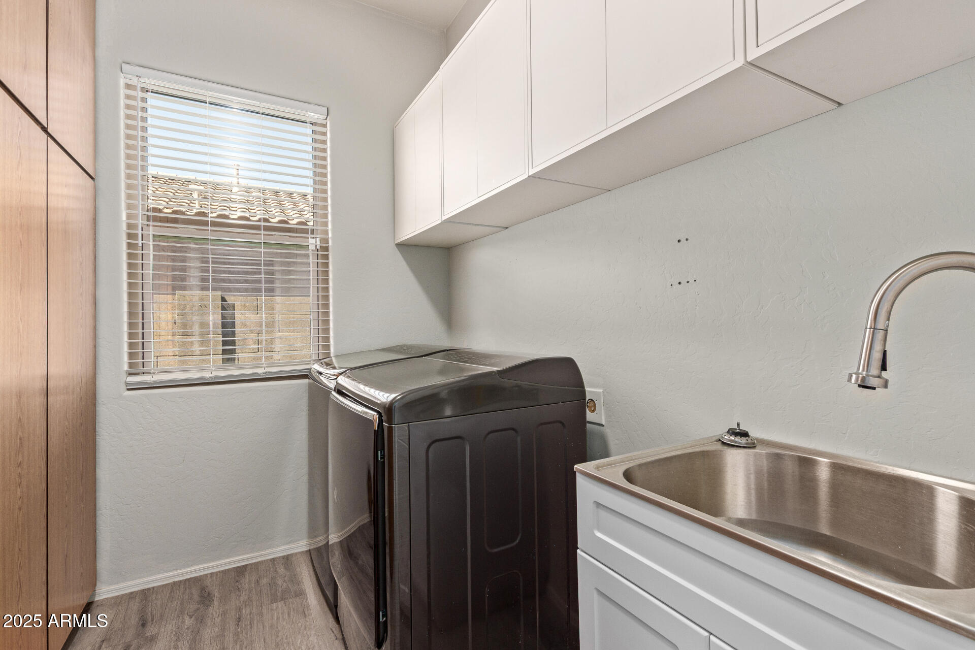 3437 E KINGBIRD Place