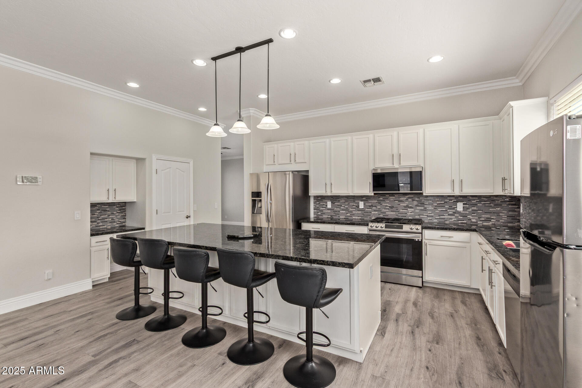 3437 E KINGBIRD Place