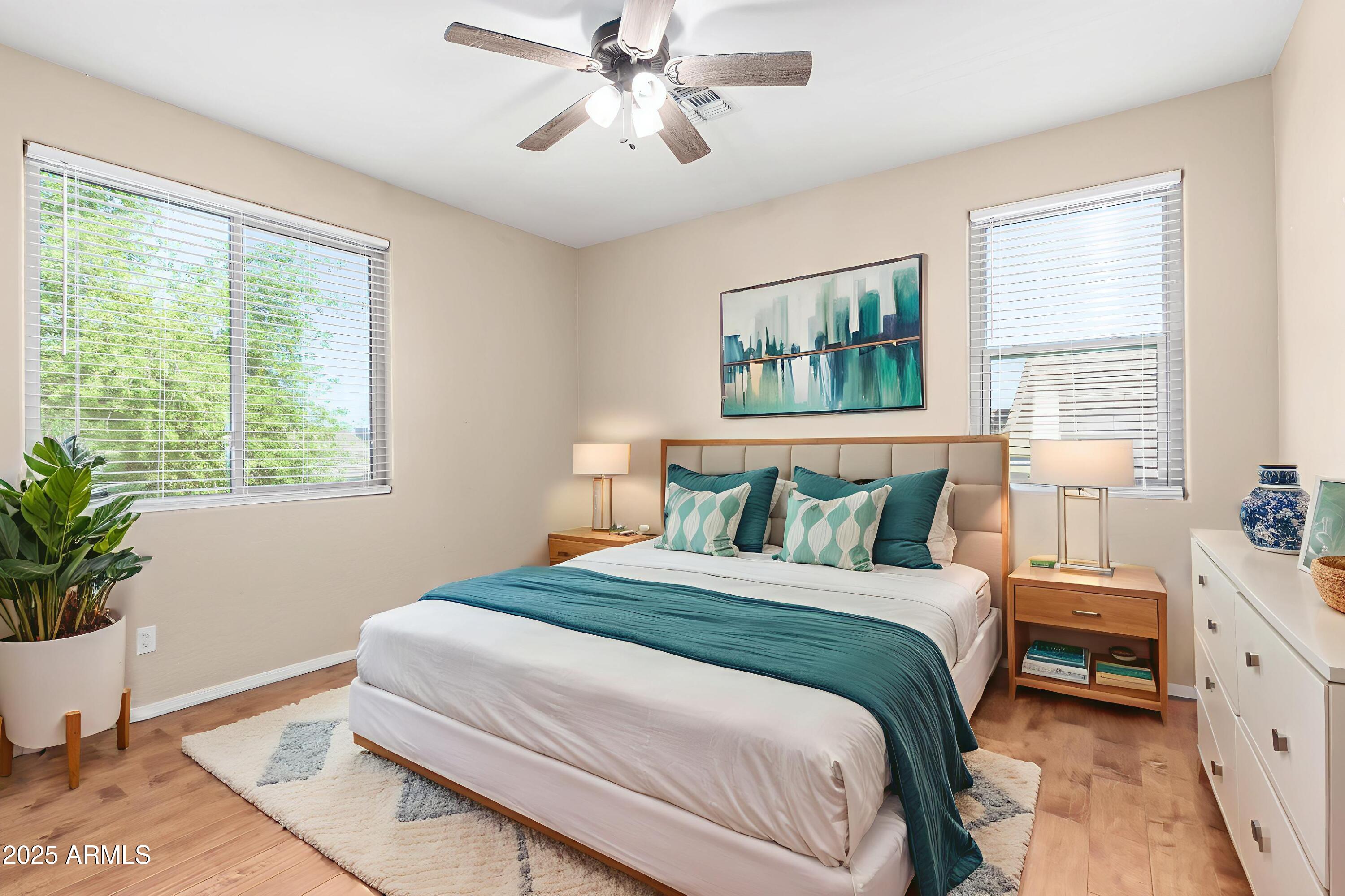 3437 E KINGBIRD Place