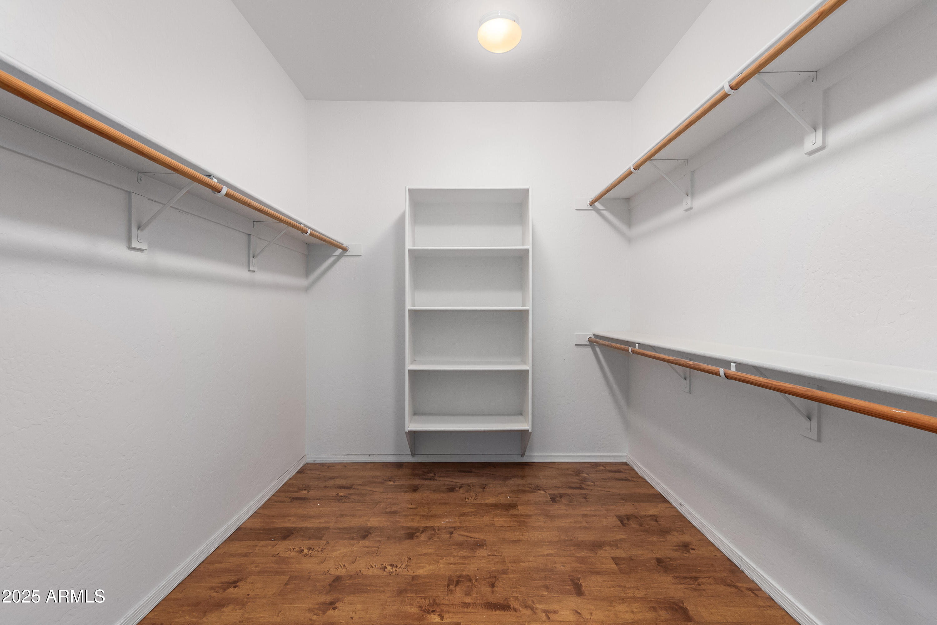 3437 E KINGBIRD Place