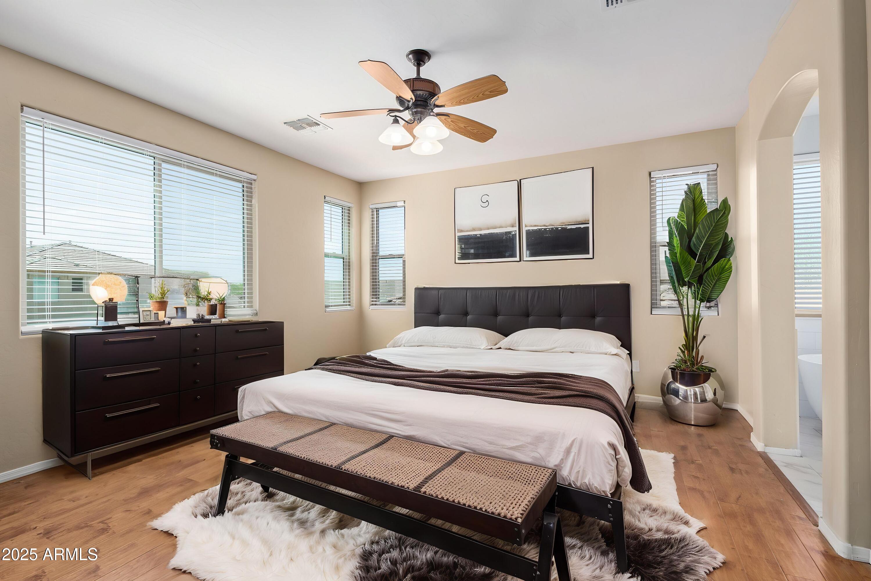 3437 E KINGBIRD Place