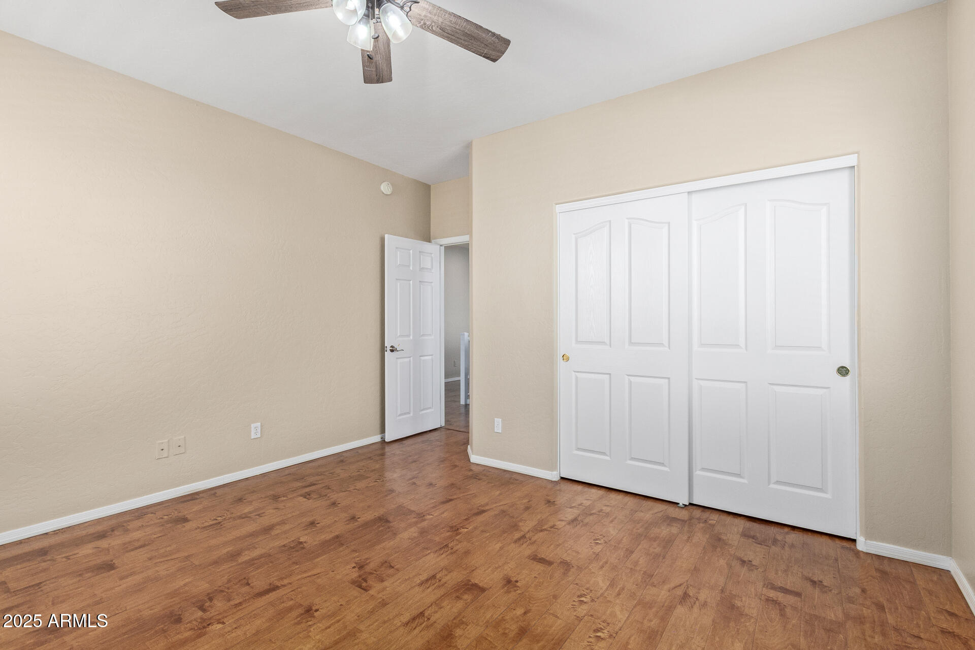 3437 E KINGBIRD Place