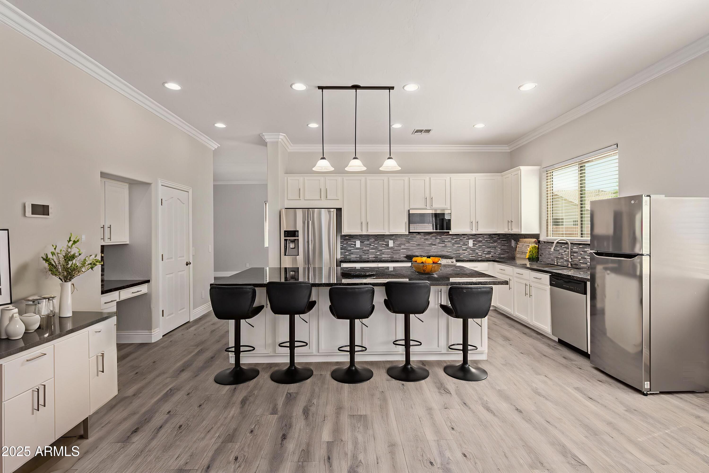 3437 E KINGBIRD Place