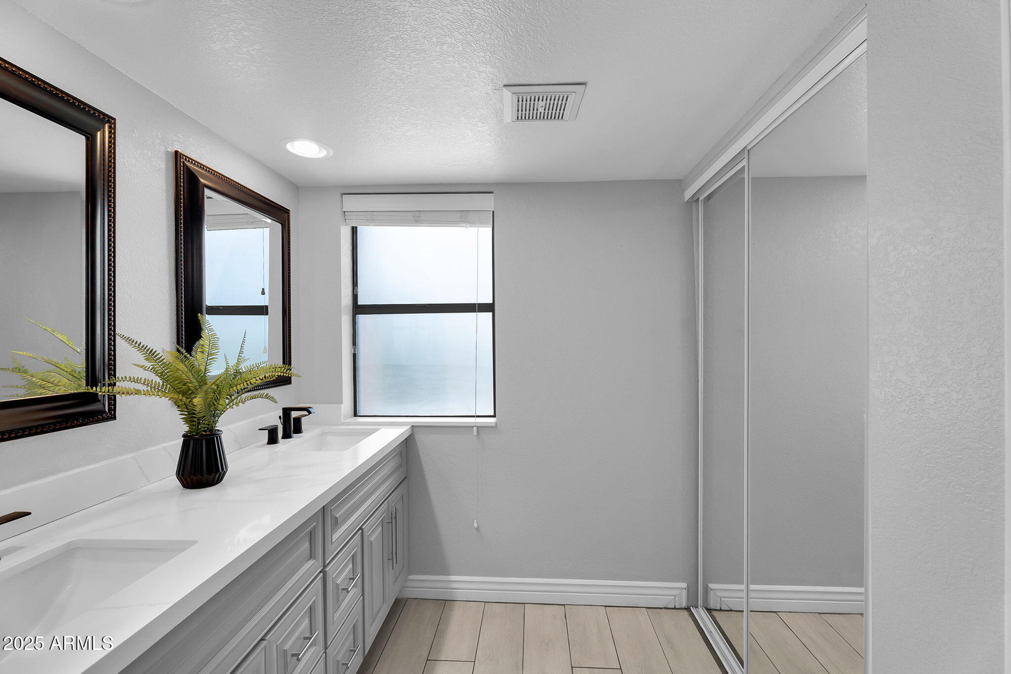 2312 S FOREST Avenue