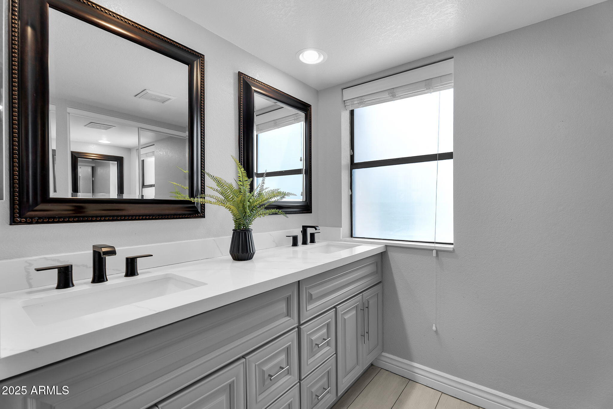 2312 S FOREST Avenue