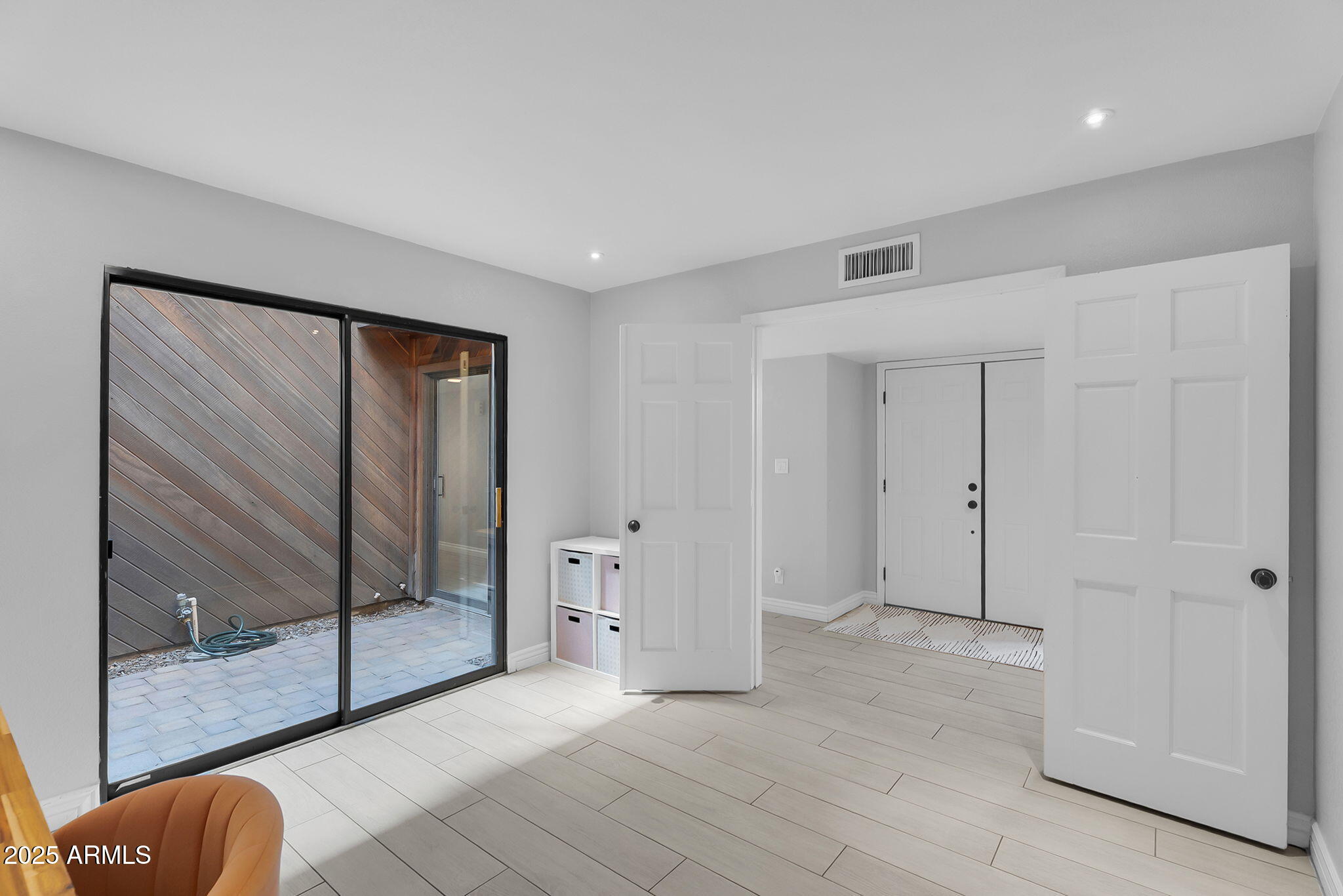 2312 S FOREST Avenue