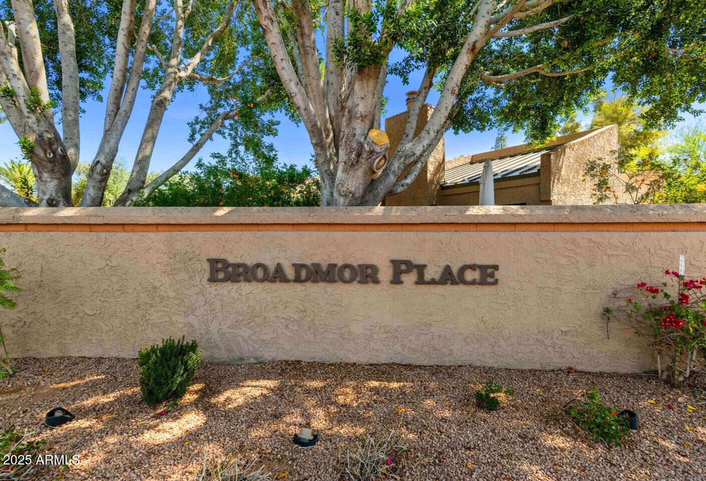 2312 S FOREST Avenue