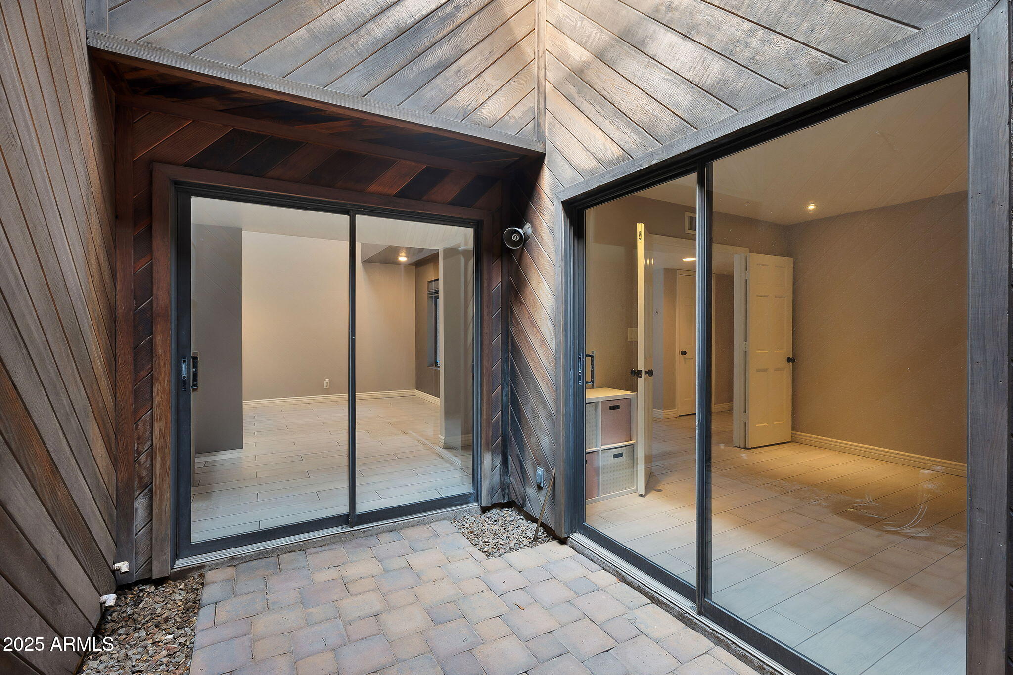 2312 S FOREST Avenue