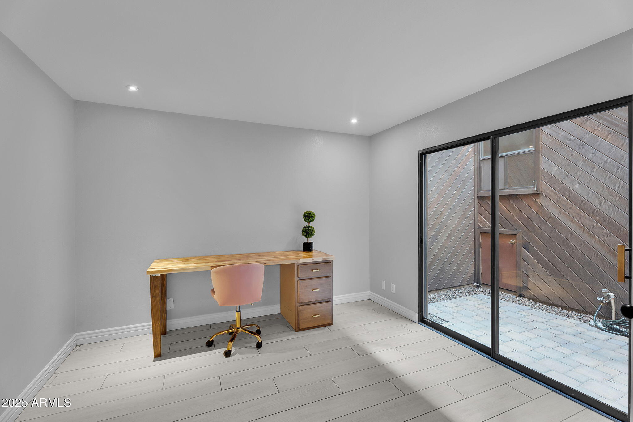 2312 S FOREST Avenue