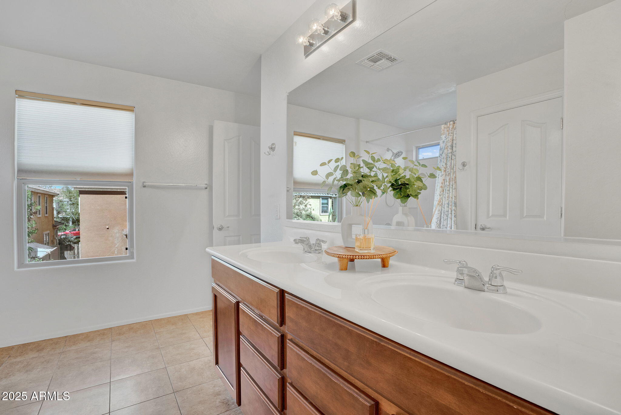 3460 E HARWELL Road, Gilbert