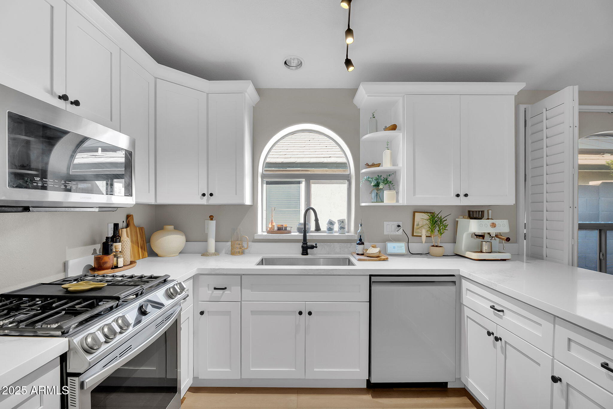 4520 E LONE CACTUS Drive