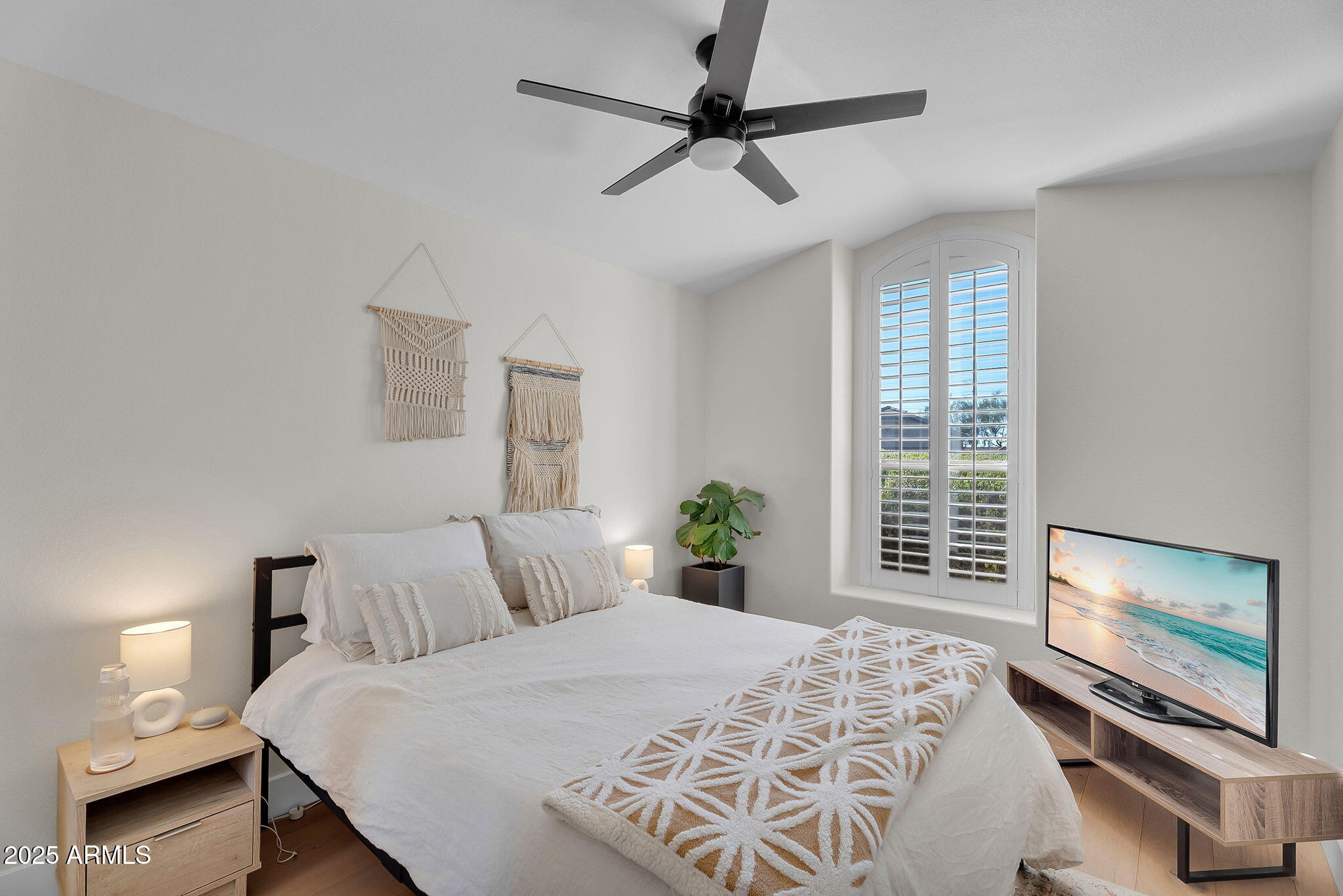 4520 E LONE CACTUS Drive