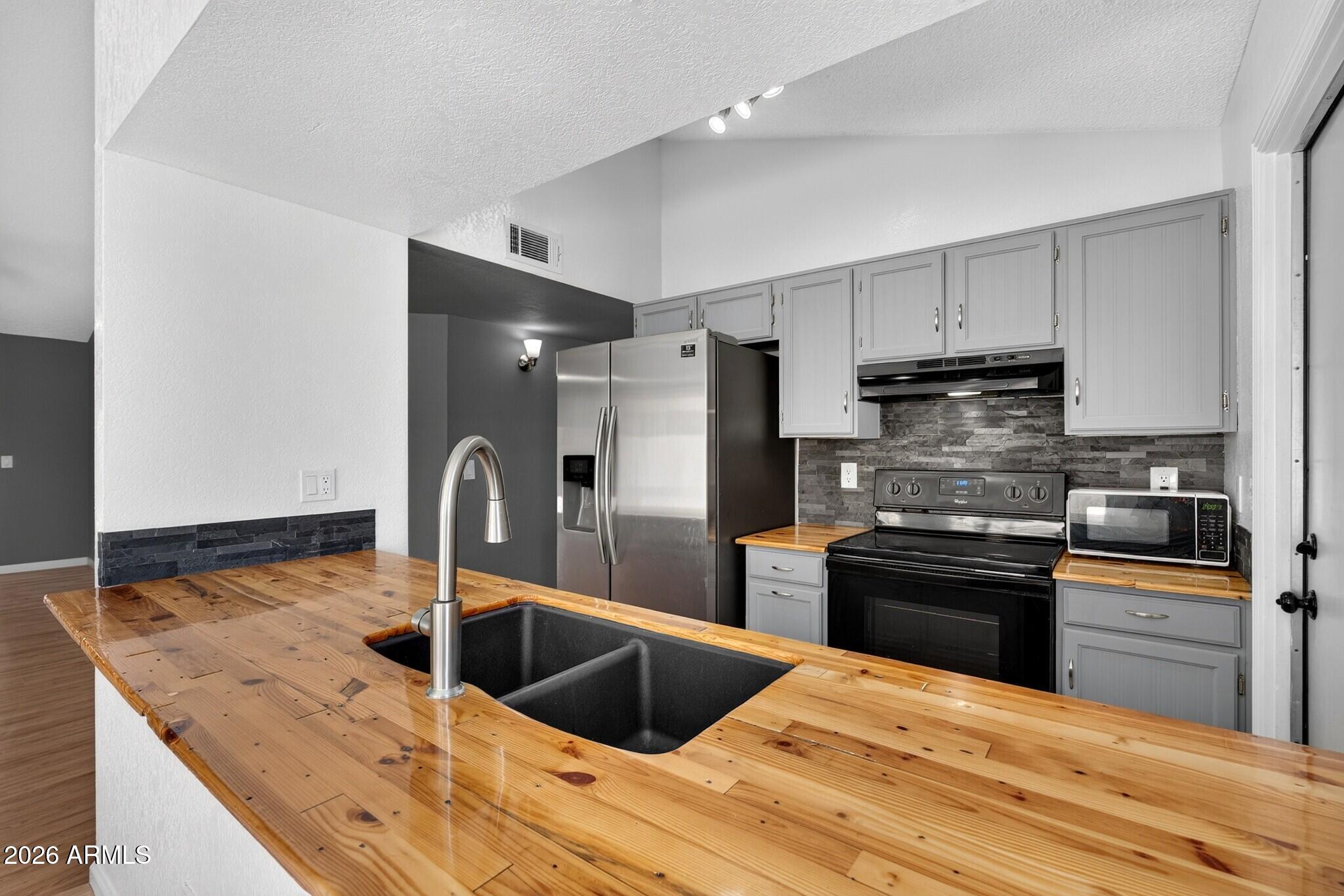 1111 N 64TH Street 10