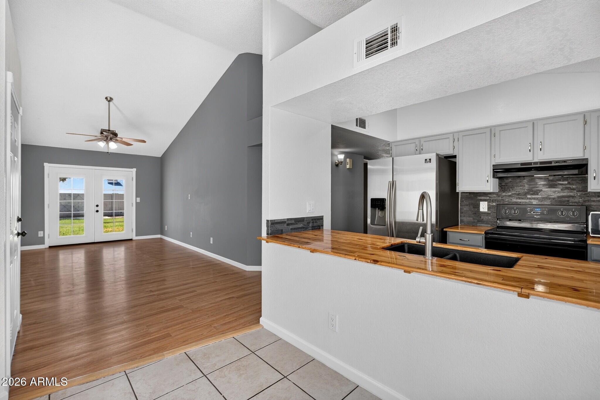 1111 N 64TH Street 10