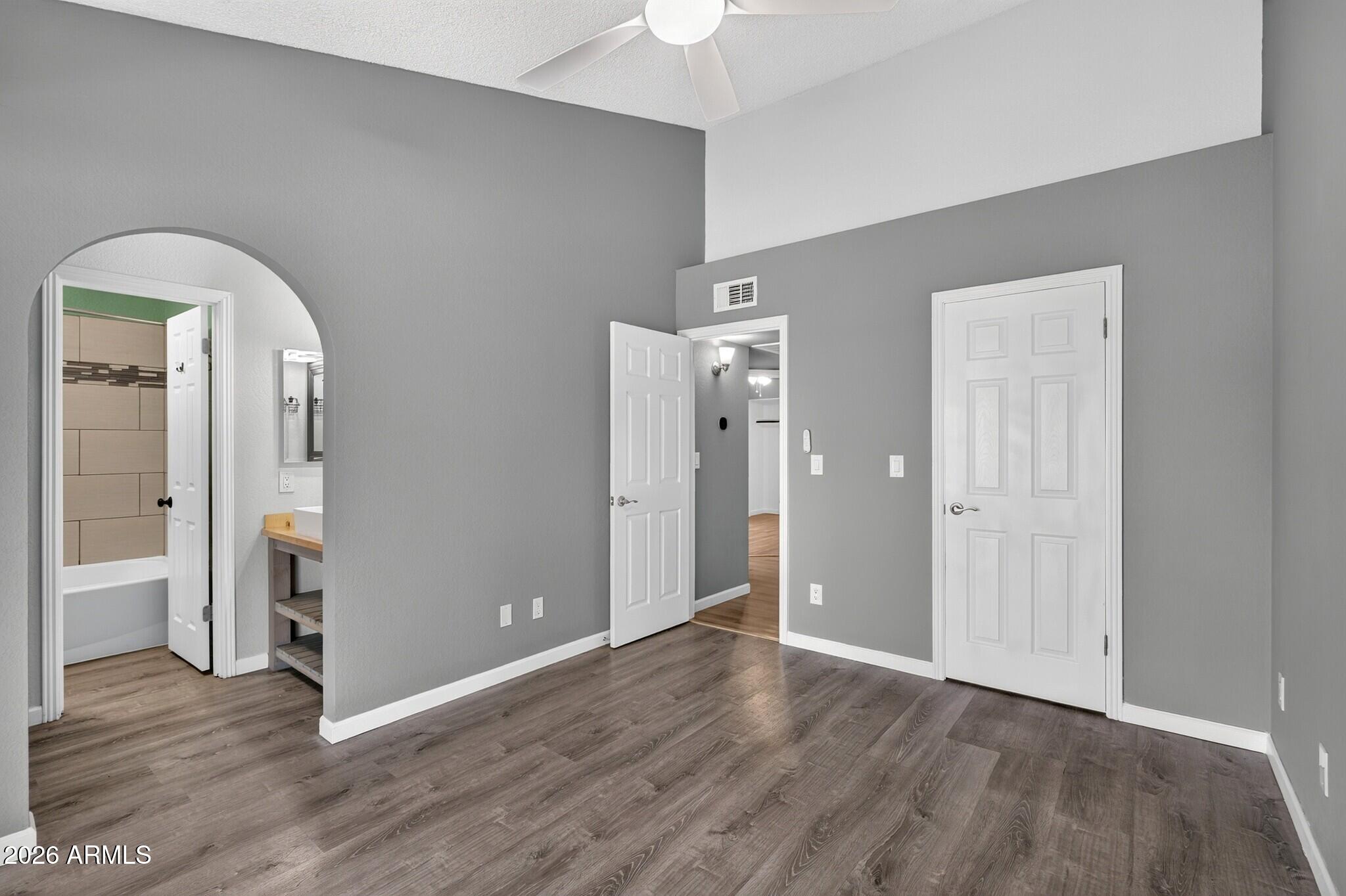 1111 N 64TH Street 10