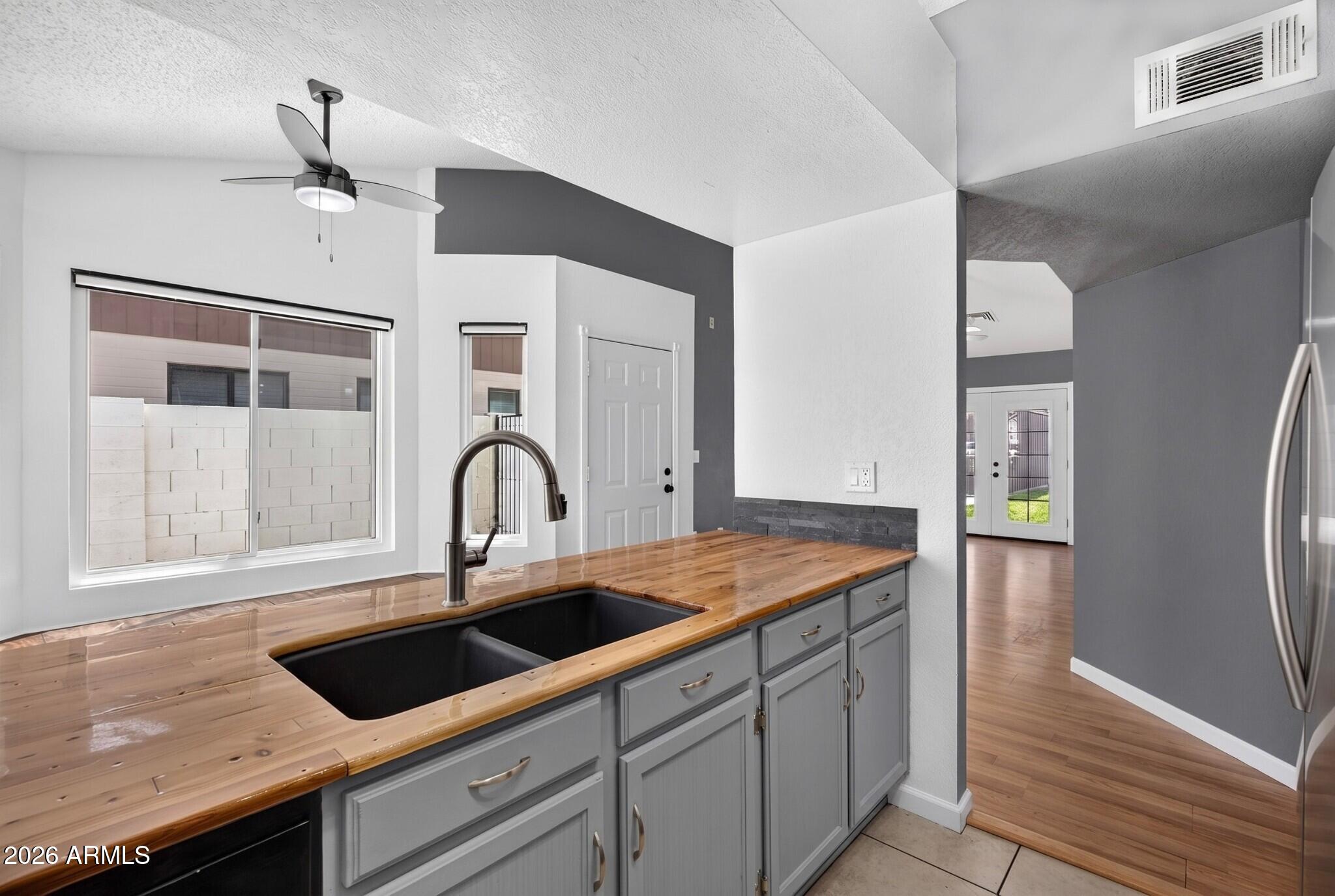 1111 N 64TH Street 10