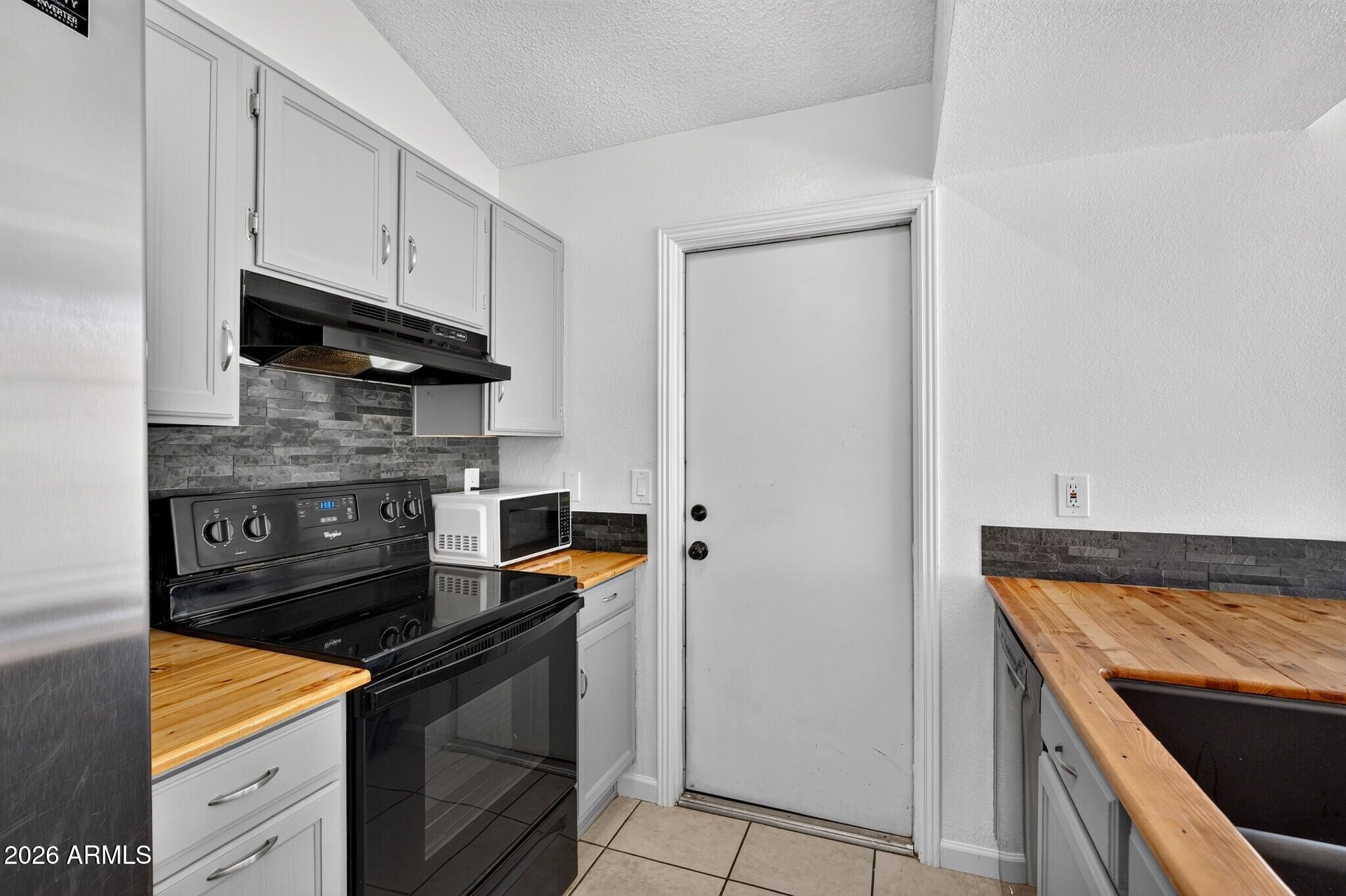 1111 N 64TH Street 10