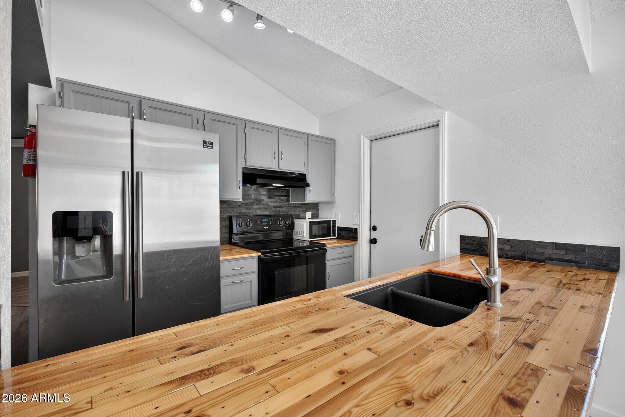 1111 N 64TH Street 10