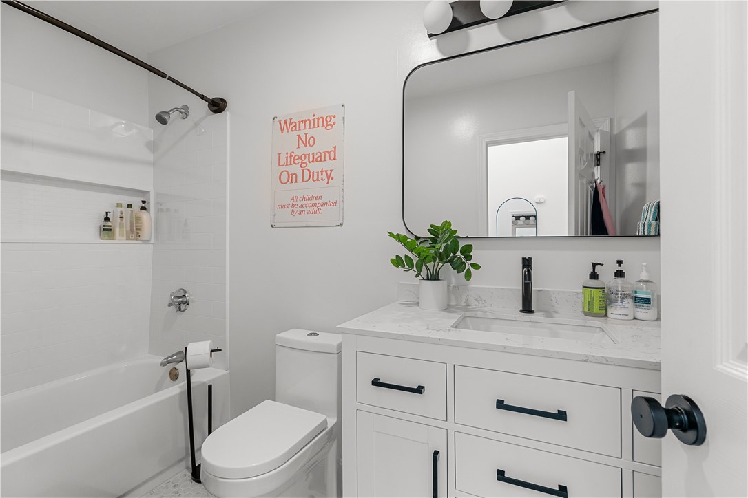 26 West Narragansett Avenue 6