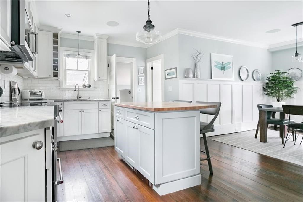 16 Carroll Avenue