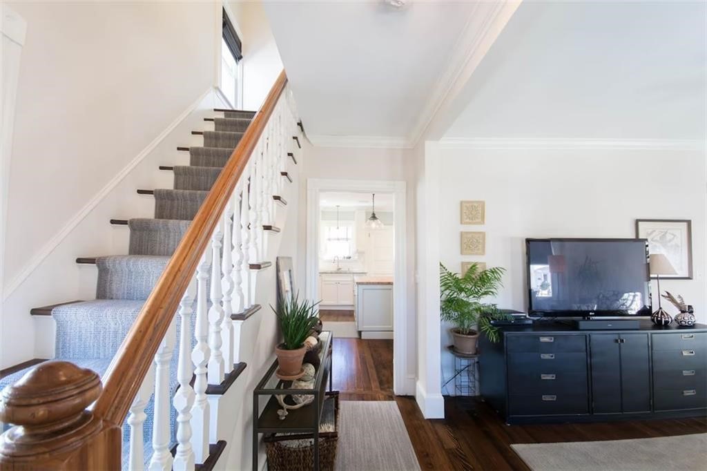 16 Carroll Avenue