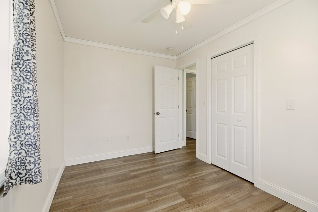 6 Woolsey Road A