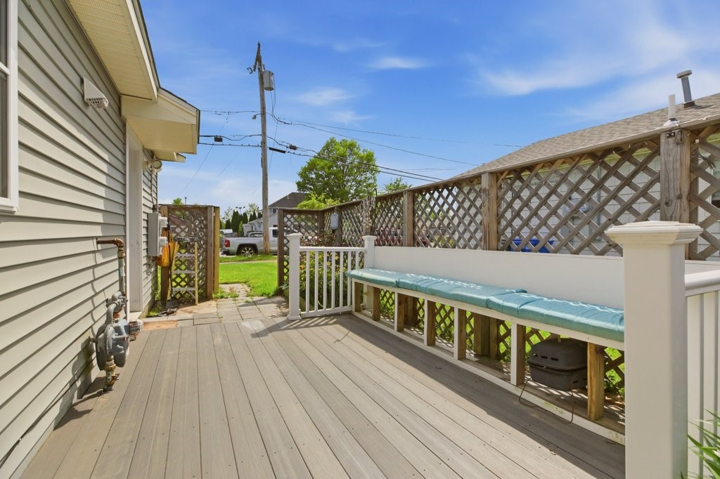 6 Woolsey Road A