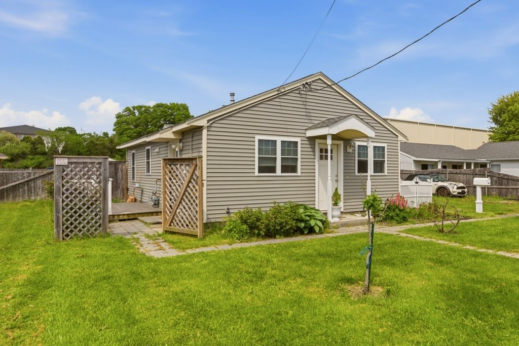 6 Woolsey Road A