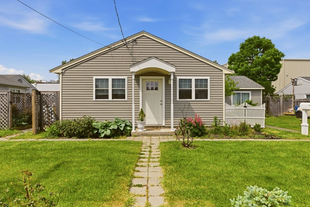 6 Woolsey Road A