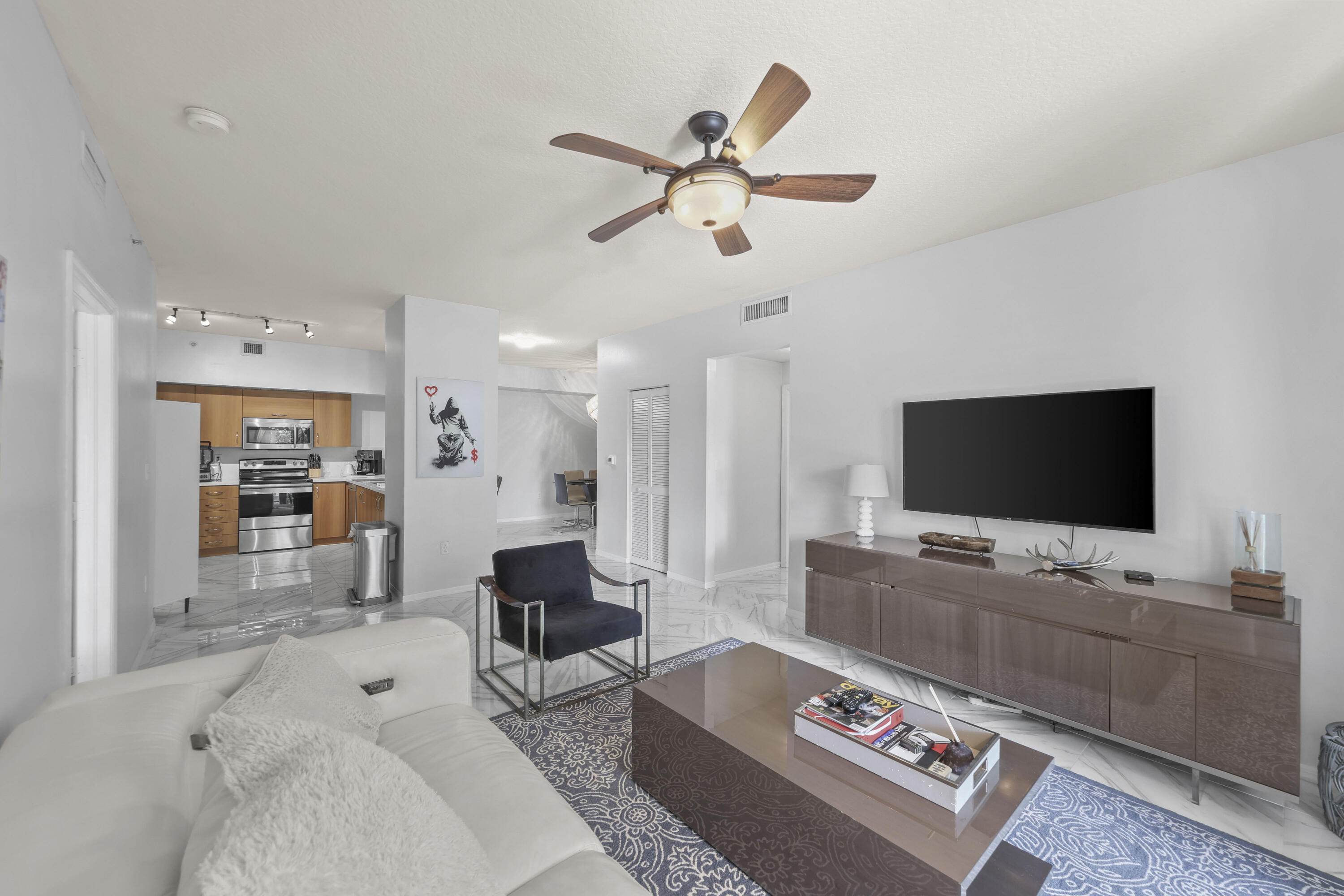 250 NE 3rd Avenue 1208
