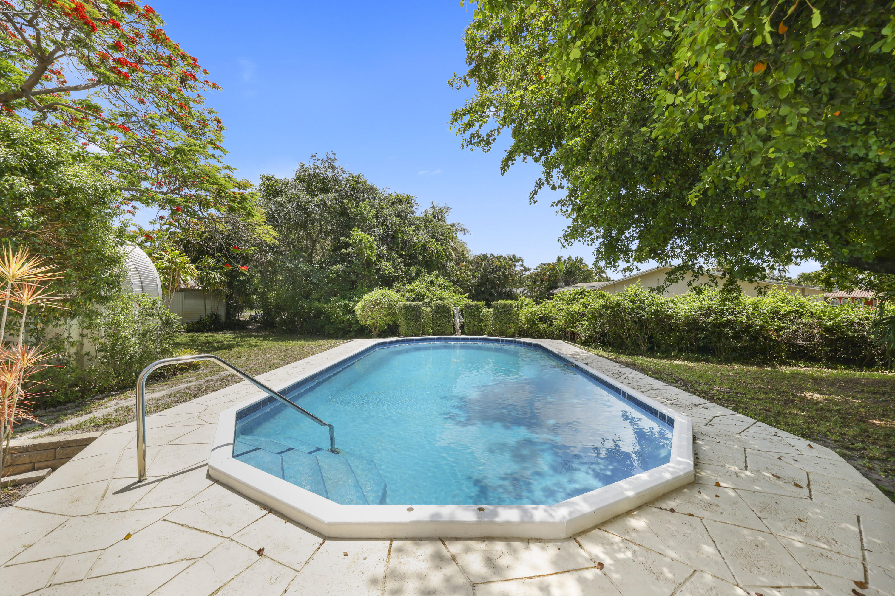 1720 SW 10th Street