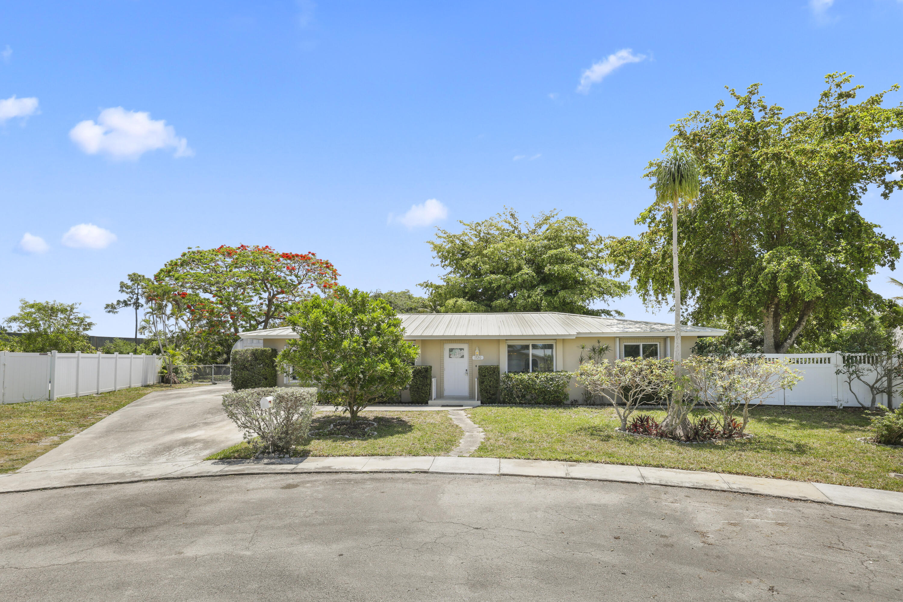1720 SW 10th Street