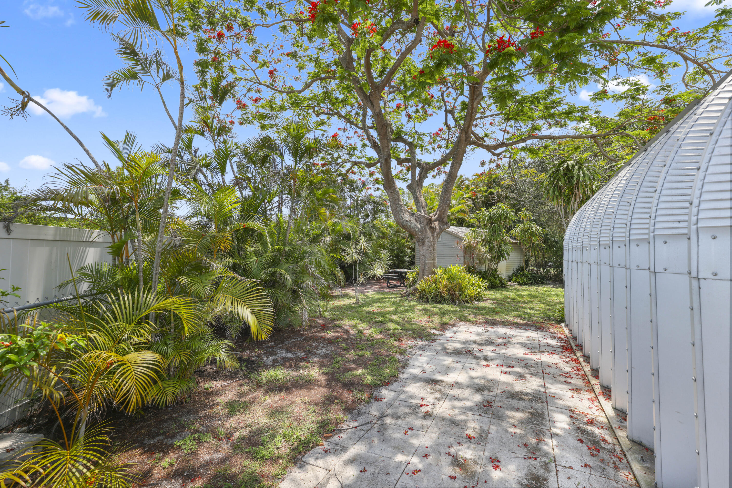 1720 SW 10th Street