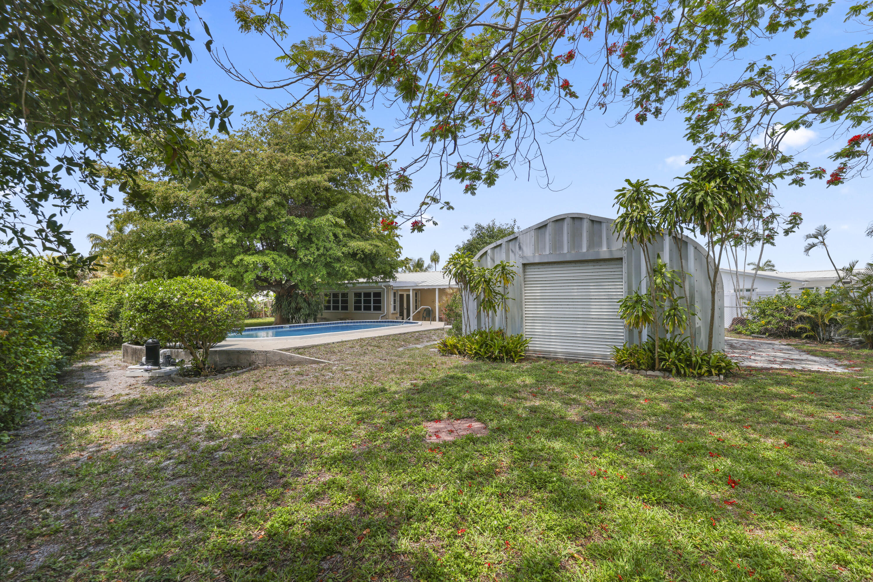 1720 SW 10th Street
