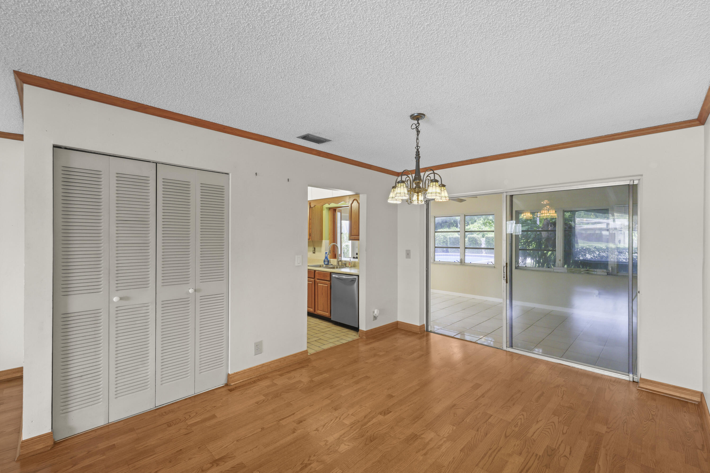 1720 SW 10th Street