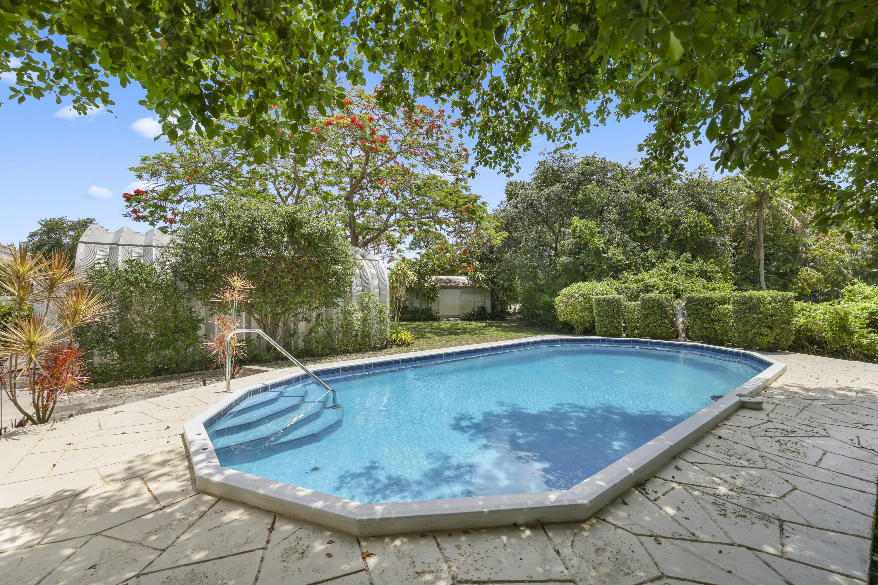 1720 SW 10th Street