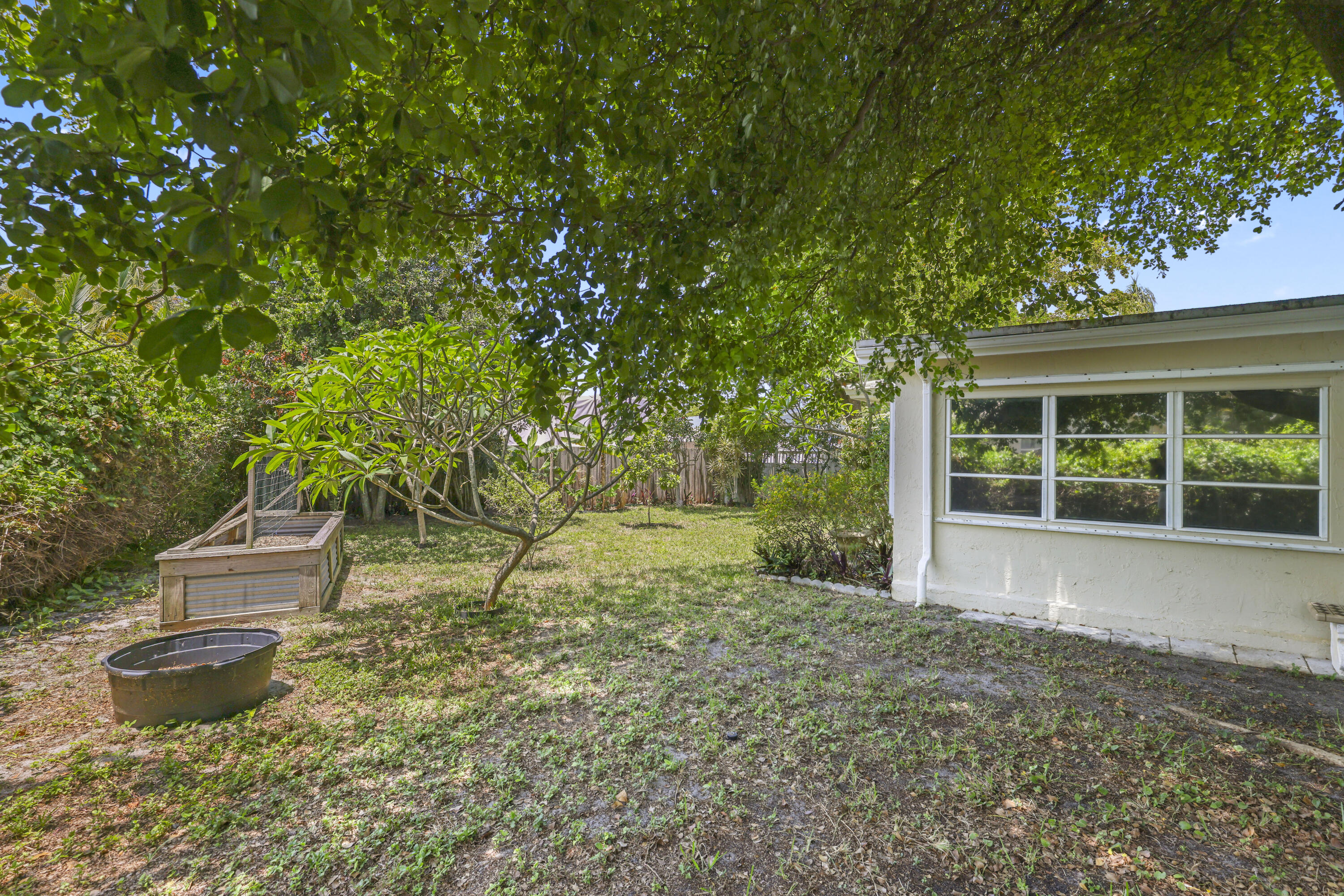 1720 SW 10th Street