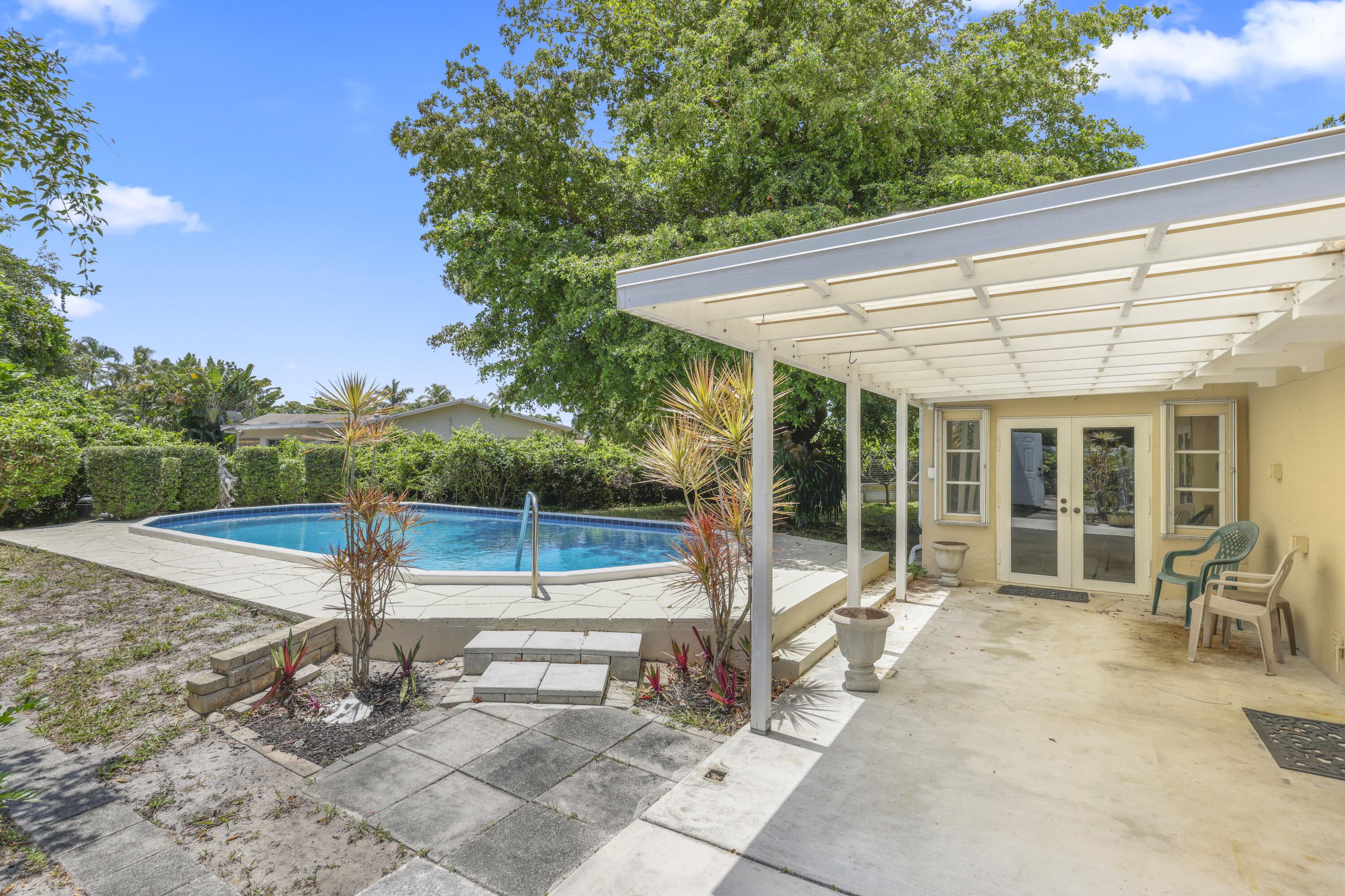 1720 SW 10th Street