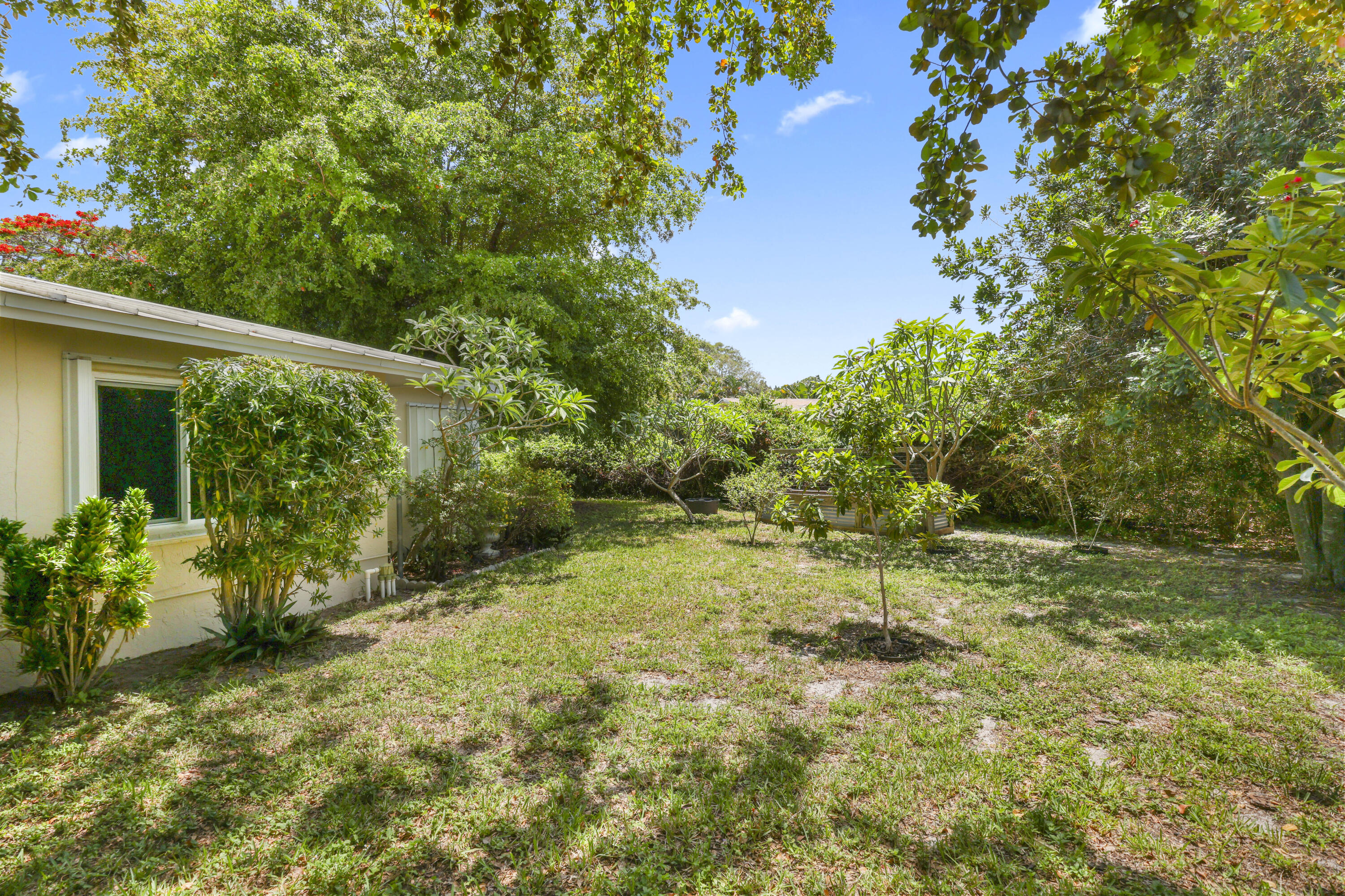 1720 SW 10th Street