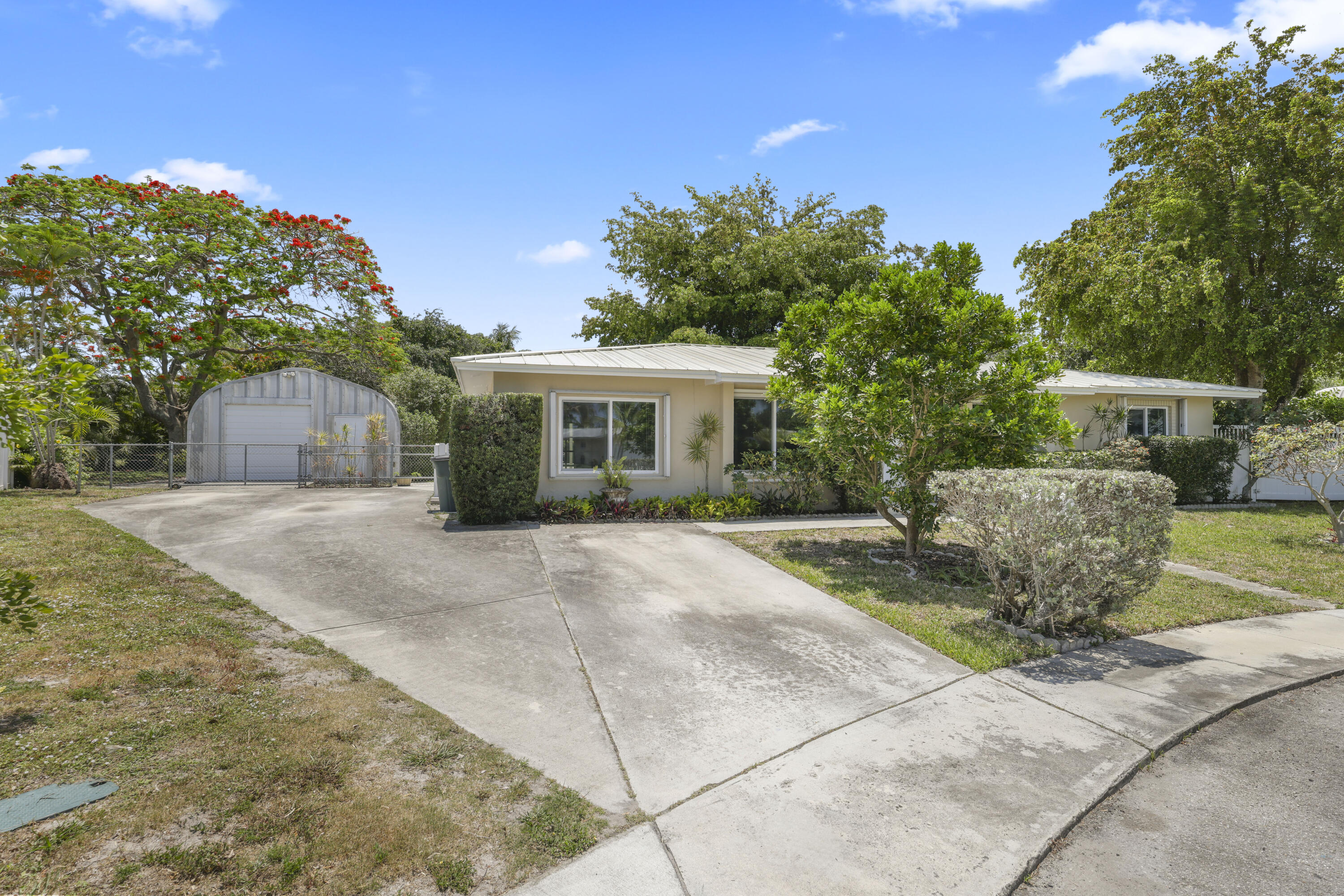 1720 SW 10th Street