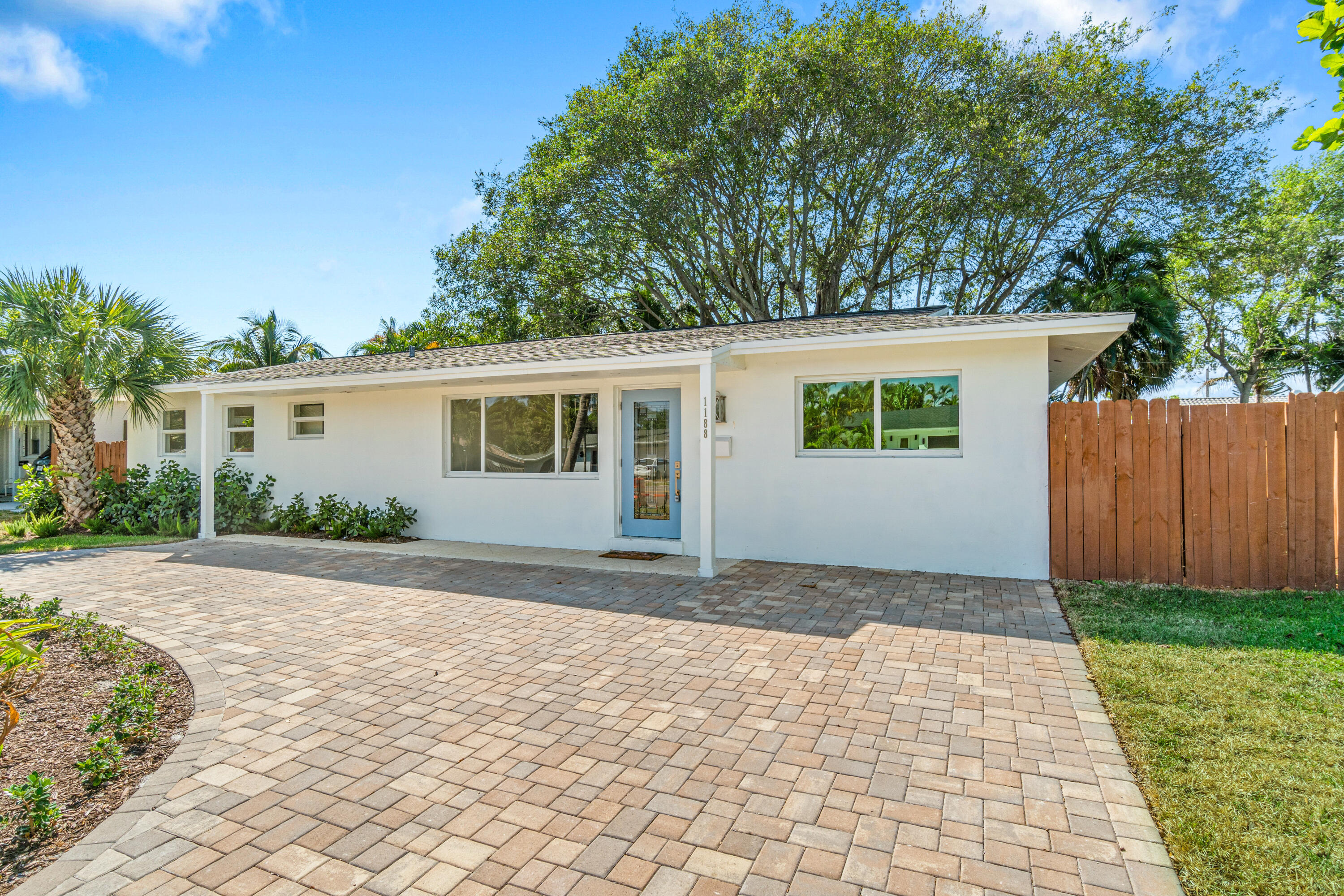 1188 W Camino